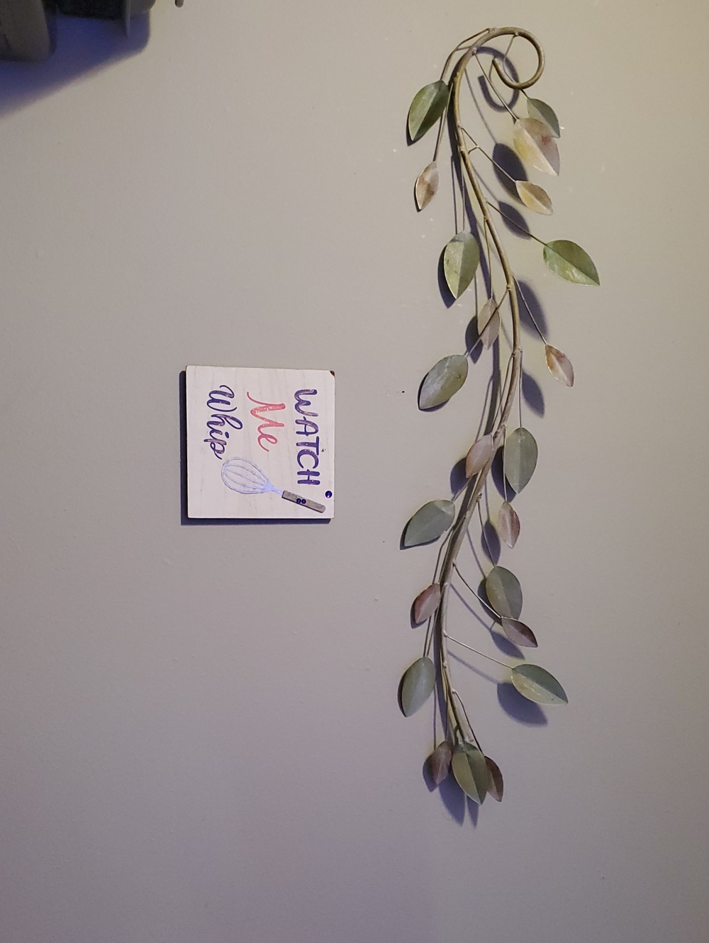 Metal Decorative Hanging Faux Eucalyptus Garland in Green